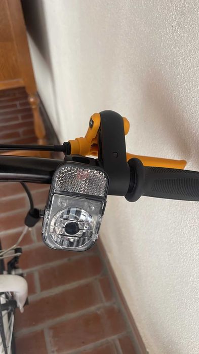 Bicicleta B-Twin aproape noua, folosita de doar 4 ori, stare impecabila !!!