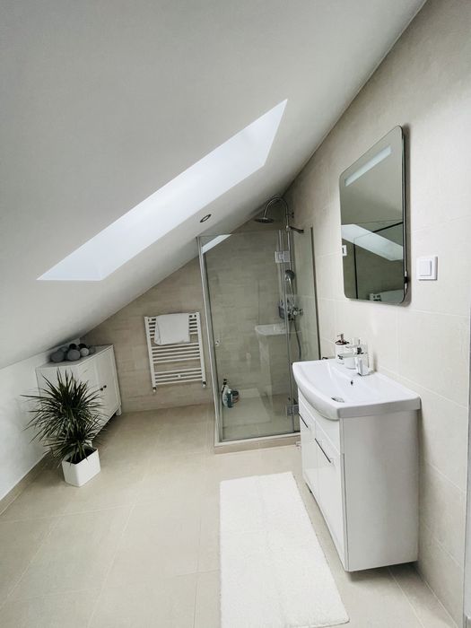 Apartament cu 3 de camere de inchiriat