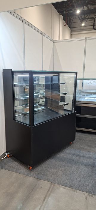 Холодильник витрина