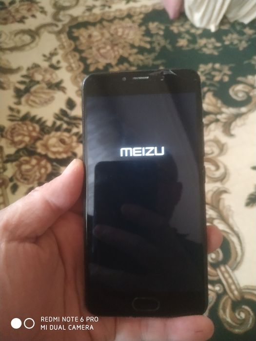 Сотилади мезу м5 ишдаши зур Айби йук усти шишасида синиги бор ишлашига