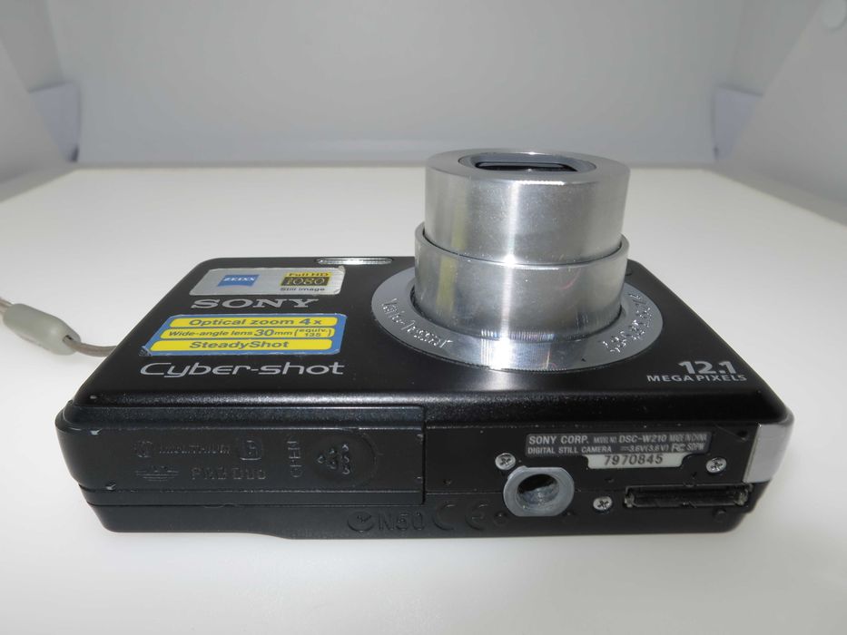 SONY Cyber-shot W210 компактен цифров фотоапарат дигитална камера