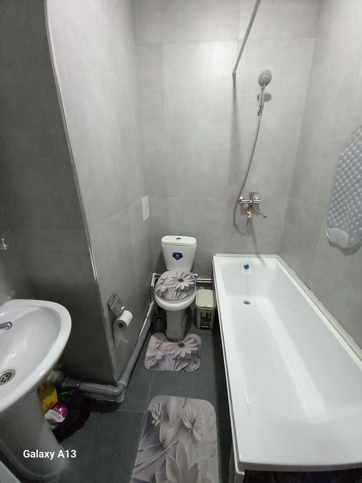 Продаётся 2 комнатная квартира на 6 этаже ориентир Ислом ота масчит