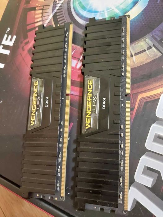 64GB DDR4 3200Mhz CL16 - Corsair Vengeance LPX
