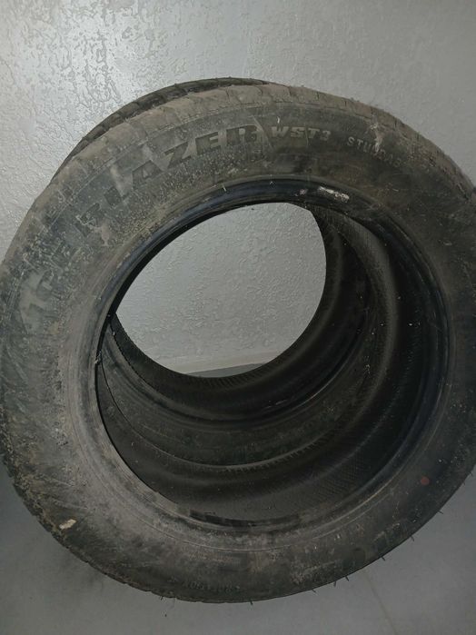 Продам зимнюю резину 185.    60.      15