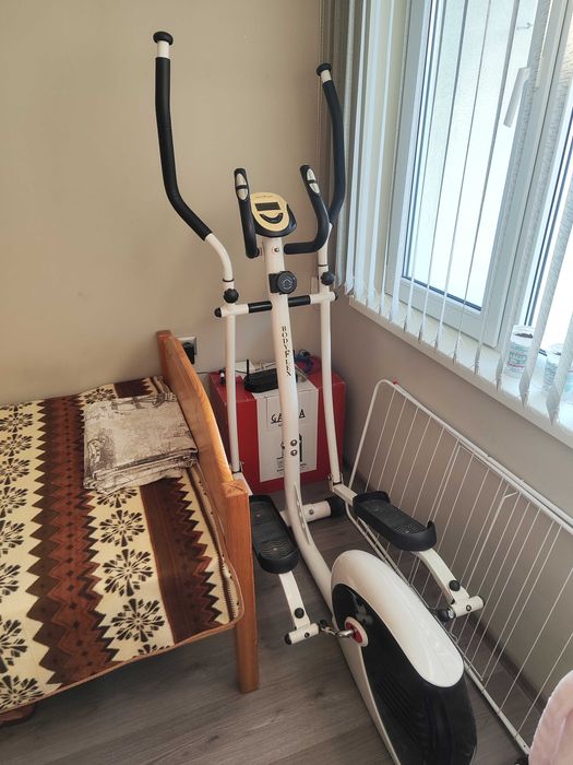 Продавам Кростренажор