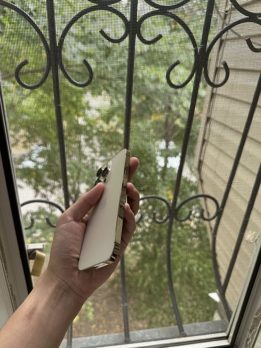 Продаю iPhone 13 Pro в отличном состояние