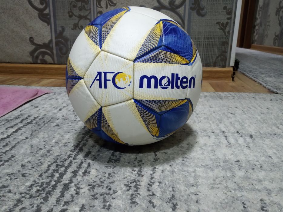 Futbol koptogi Molton tõp 50000 arginal