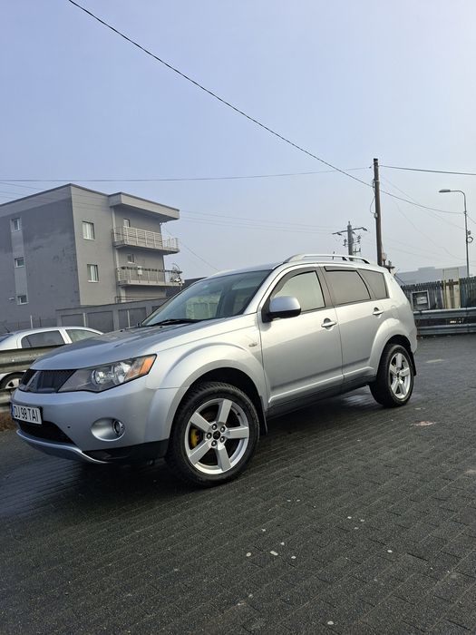 Mitsubishi outlander 2