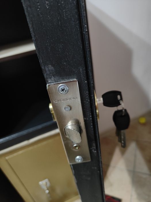 Продам новый металлический сейф!