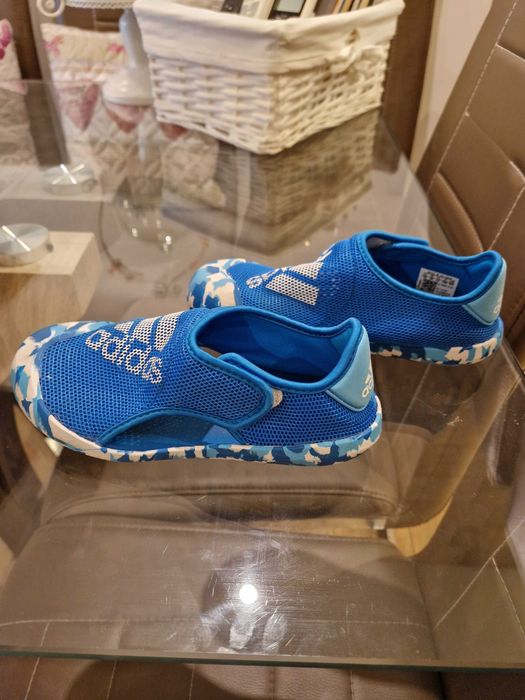 Адидас нови детски обувки