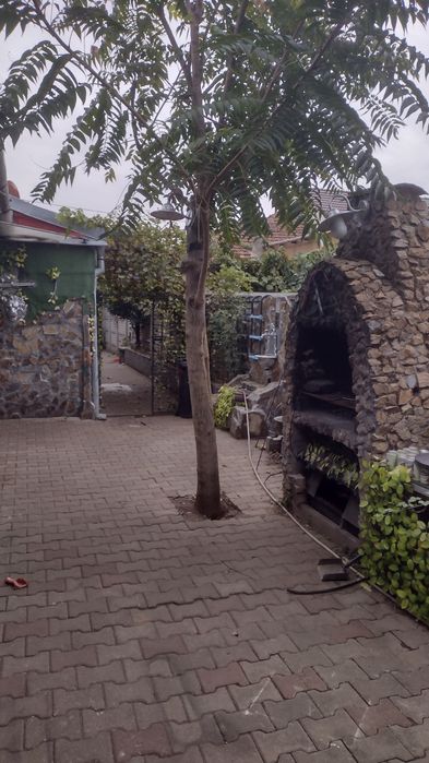 Inchiriez ap la casa separat