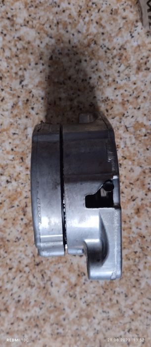 Натяжитель ремня генератора