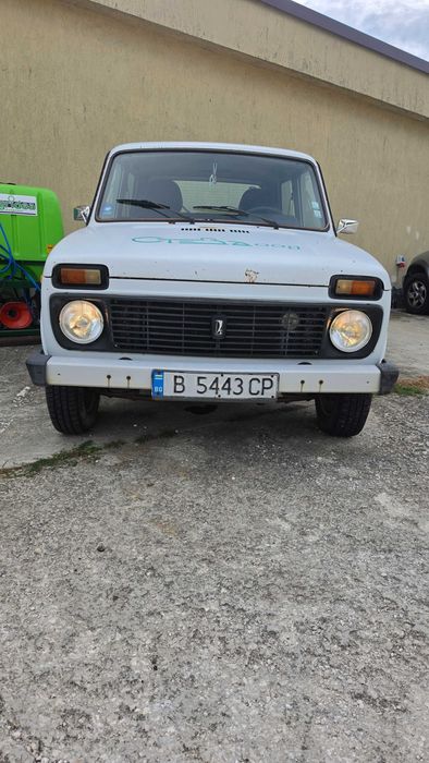 джип Lada Niva 2004