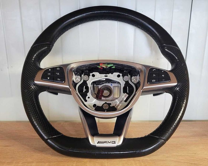 Продавам волан за MERCEDES AMG W205 W213 CLS  CLA 2015-2019