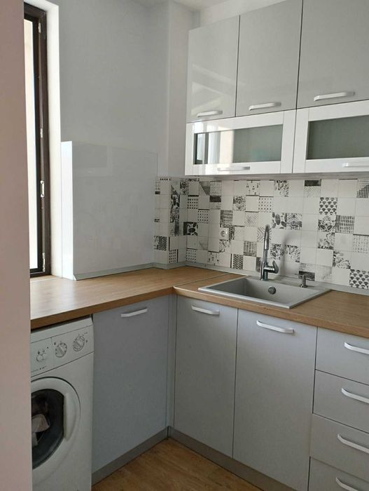 Дава се под наем Двустаен апартамент в Плевен, Идеален център - 70 кв.м за 306 € - Снимка #1