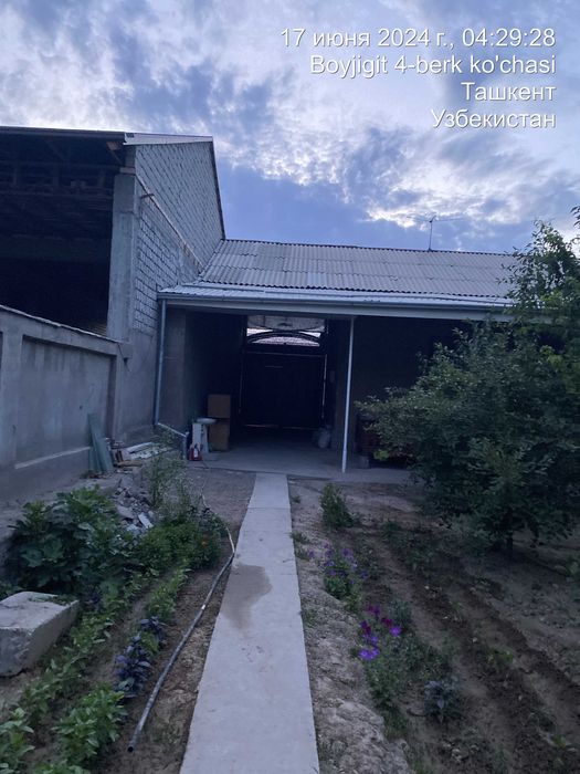 Продаётся готовый участок 6 соток, 4 комнаты. Ориентир Автостанция ТТЗ