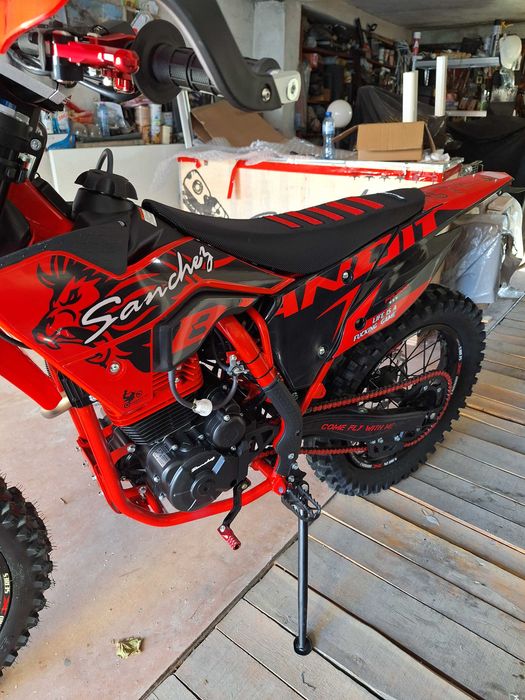 Sanchez Bandit Ендуро кросов мотор 300 Нов