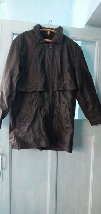Куртка теплая размер  48 L цвет бардовая новая