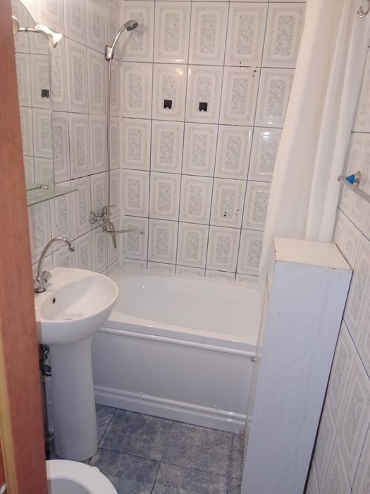 Propietar ofer spre închiriere apartament cu doua camere cartierul flo