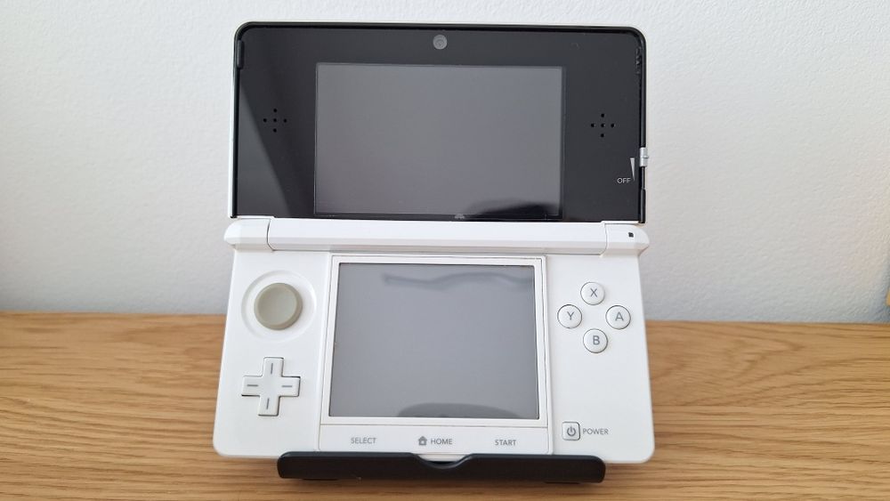 Nintendo 3DS,  Modat, 1500 jocuri, 20-în-1, gata de joacă + Online
