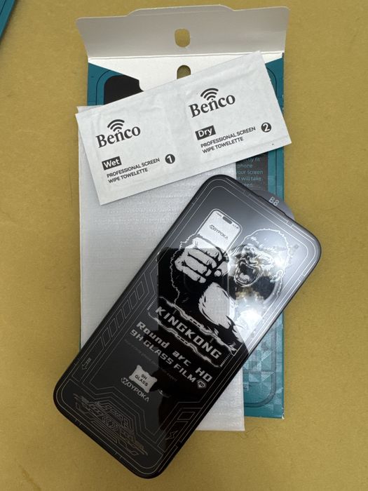 защитное стекло на Iphone 16 Pro