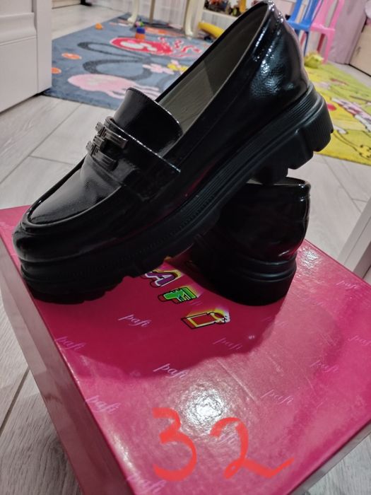 Продам детскую обувь