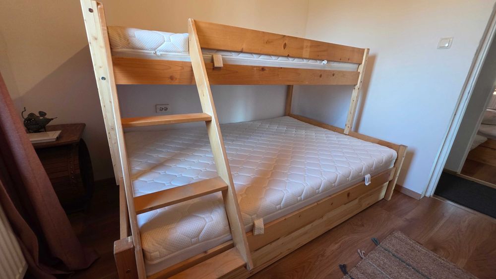 Vand pat etajat lemn masiv 140/90 cu lada si saltele stare foarte buna