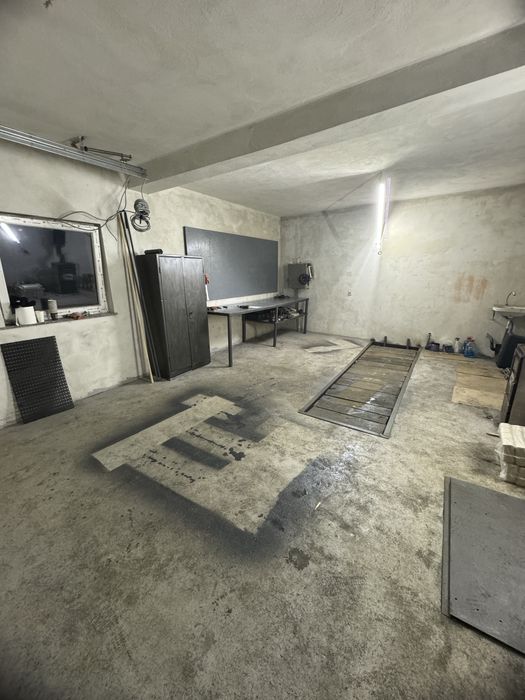 Garaj  si spatiu tehnic