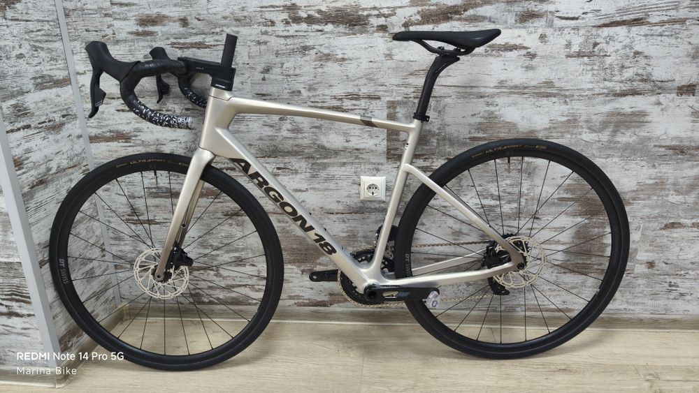 НОВ карбонов шосеен велосипед Argon 18 Equation SRAM Rival AXS DT Swiss | M