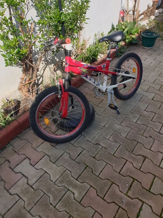 Bicicletă copii 20”. Vârsta 6-10 ani