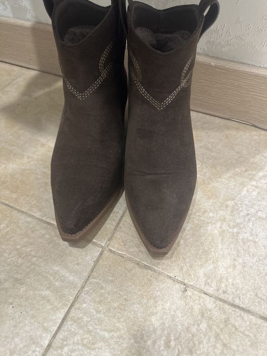 Продам казаки 36 размер