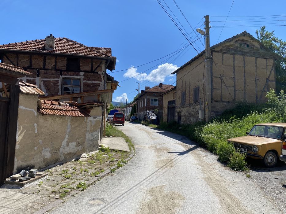 Имот с постройки в гр.Батак