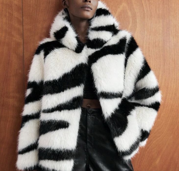 Черно-бяло палто