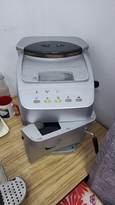 Vând aparat de cafea boabe