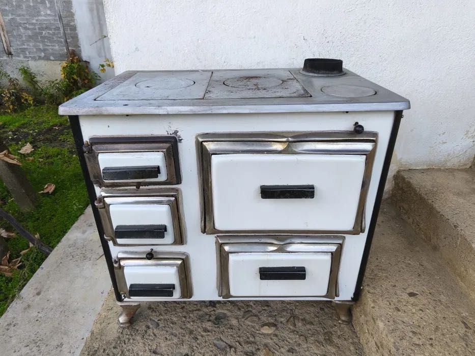 Готварска Печка на дърва с фурна - 220лв.