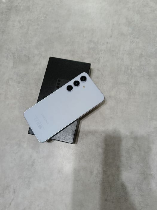 Продам телефон Samsung s24