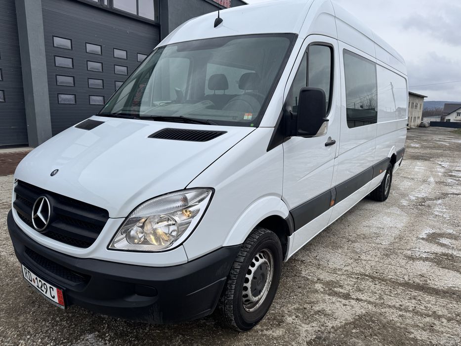 Mercedes-Benz 313 CDI 5 locuri model lung