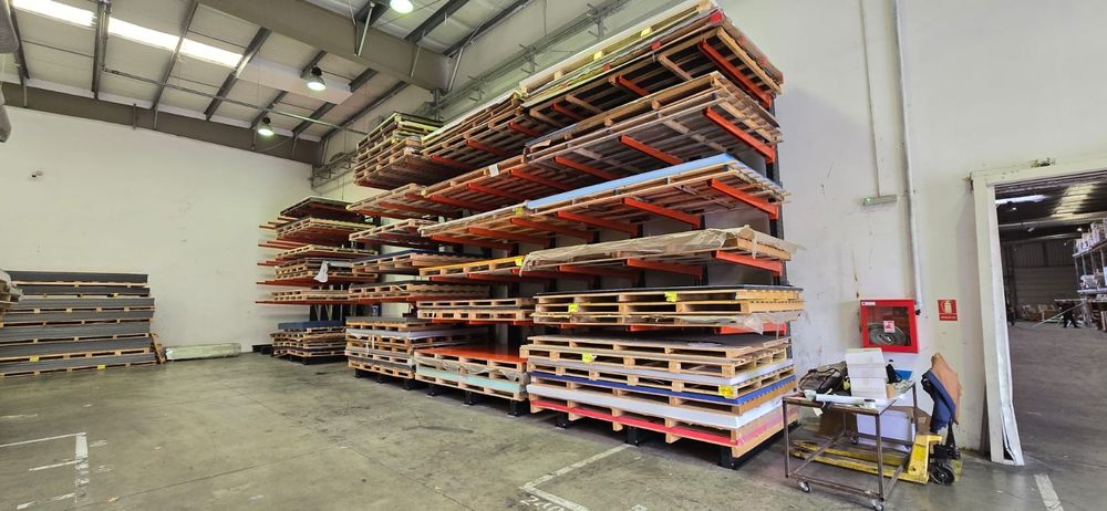 Rafturi Cantilever depozitare