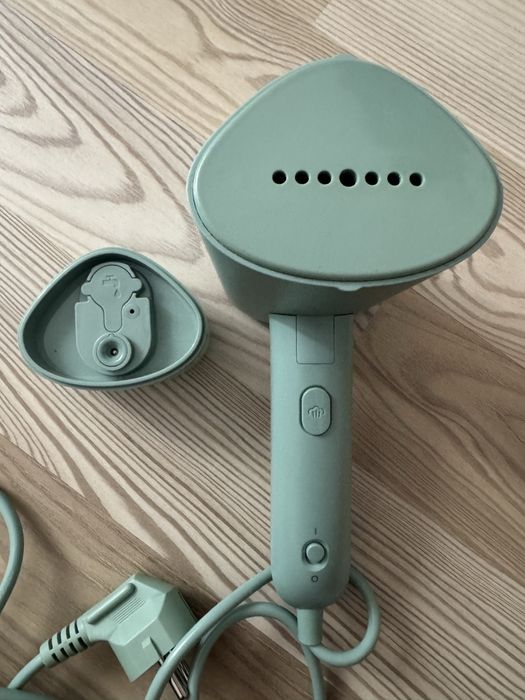 Aparat de calcat vertical cu aburi Philips