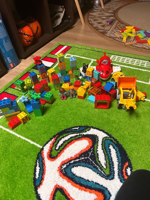 Lego Duplo, litere si set de construcție , aproximativ 100 piese