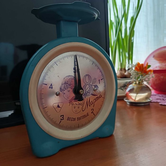 Ретро кантар с надпис за 8-ми март