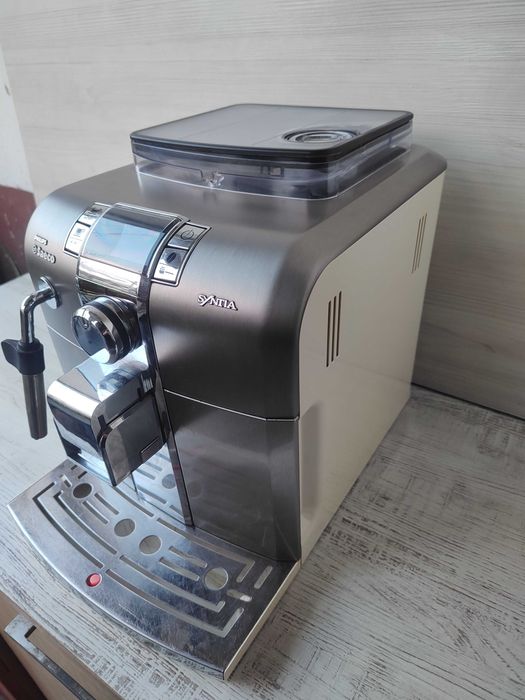 Кафеавтомат - робот Saeco SYNTIA inox - бяла