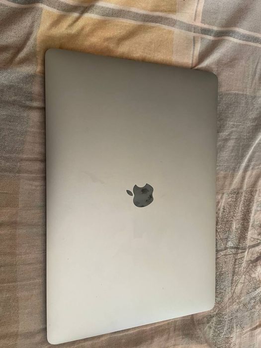 Macbook pro 2018 16/256