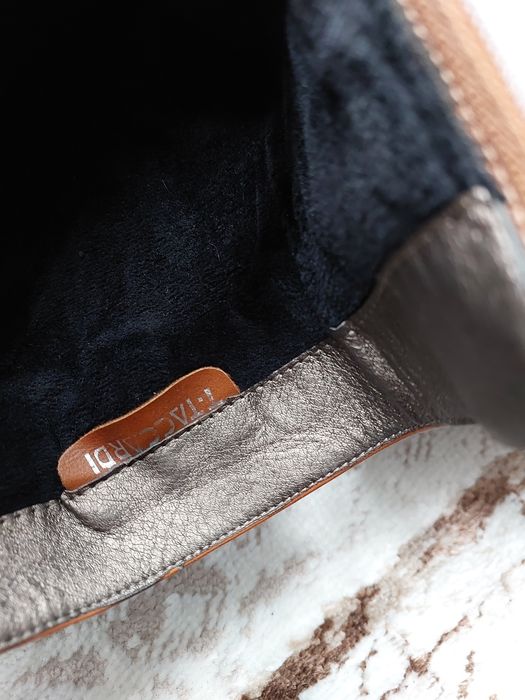 Срочно продам женские ботинки