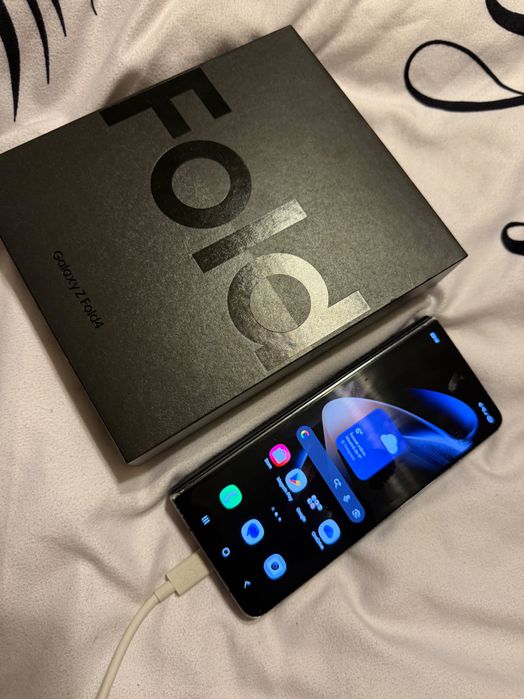 Vând telefon Samsung Z golf 4