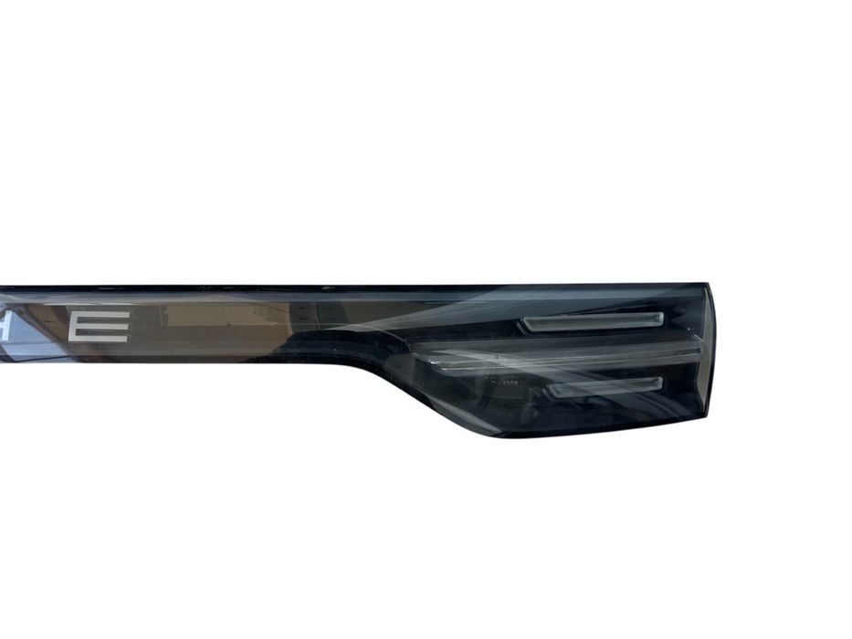 Porsche Cayenne 2022 Централен стоп