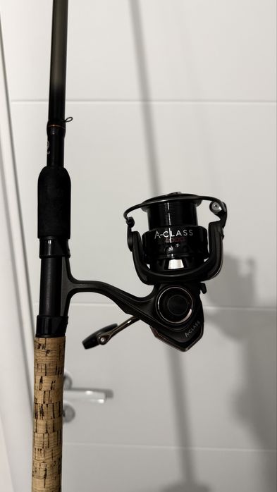 GURU A-Class Medium Feeder 12ft 3pcs 1-70g + GURU A-Class 4000 Reel