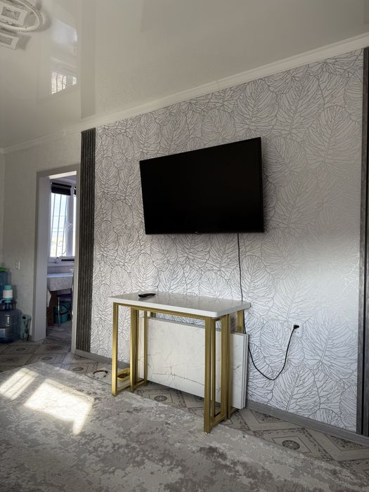 Продам обои новые 3 рулона