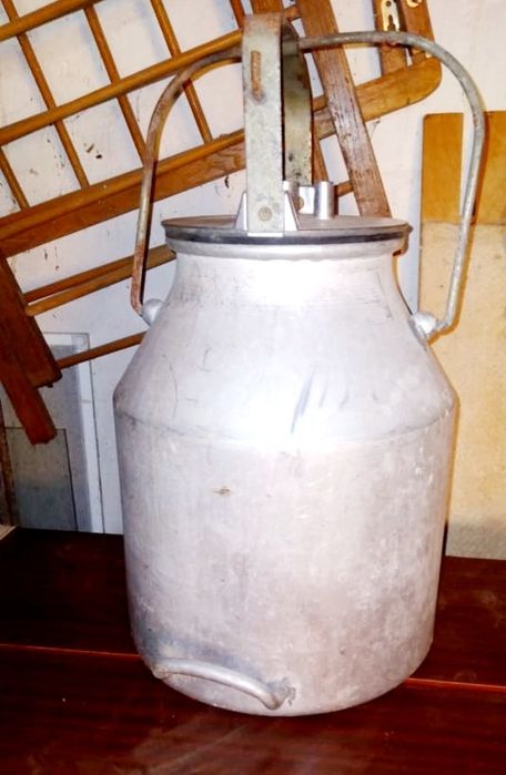 Бидон от доильного апарата