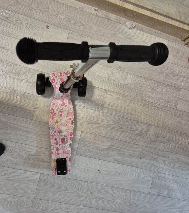 Самокат детский розовый